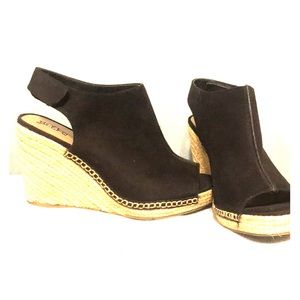Open toed worn once black wedges